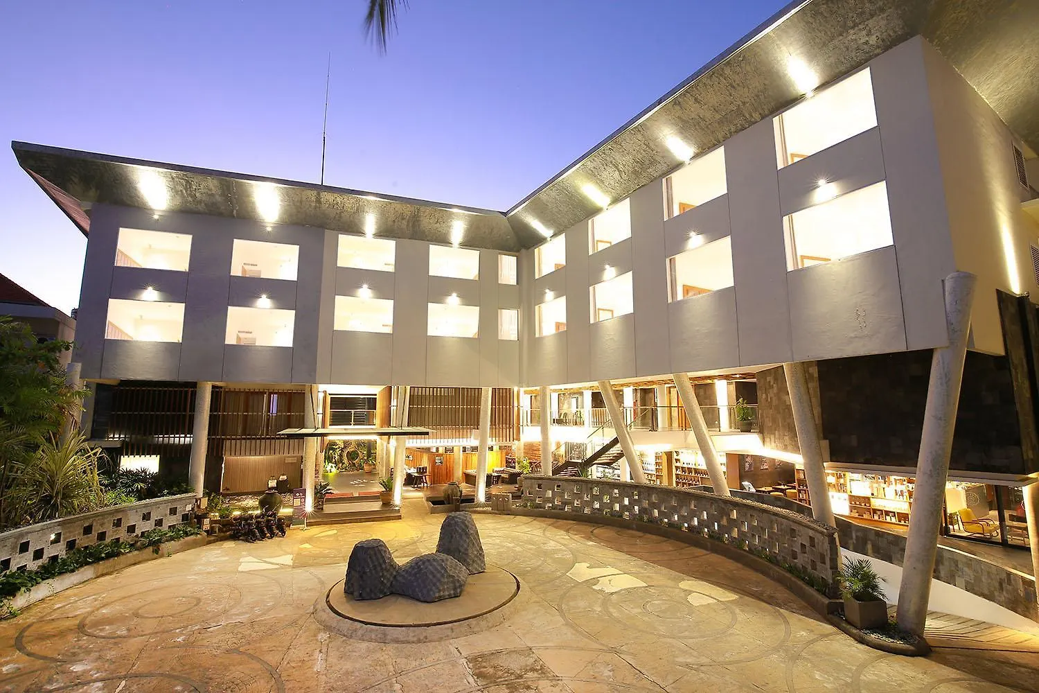 The 1O1 Bali Fontana Seminyak Hotel Legian